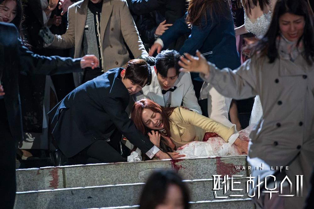 4 nút thắt lớn mọt phim mong chờ được trả lời trong The Penthouse 2-3