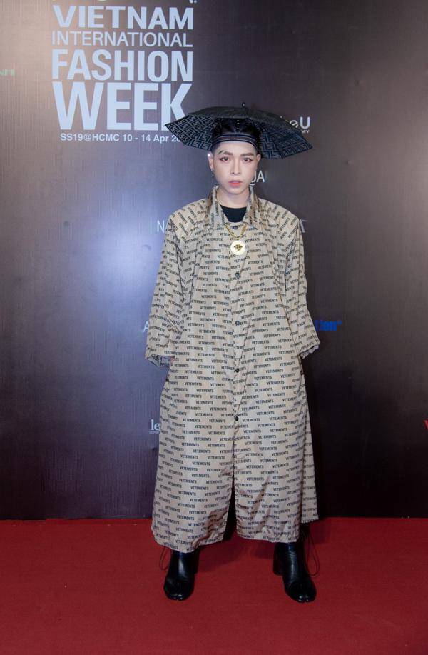 Hàng hiệu 20 triệu của Đức Phúc bị dân mạng chê cười-7