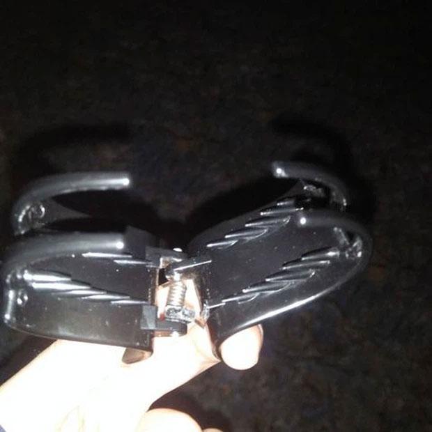 Ngọc Trinh thanh lý, dân mạng ùa vào pass ké dép tổ ong, khoai cắn dở-6