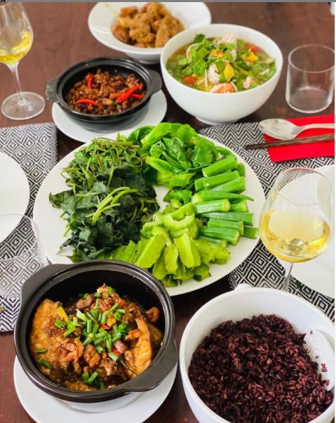 Món ngon đậm hương vị Việt của chân dài Bằng Lăng ở Singapore-5