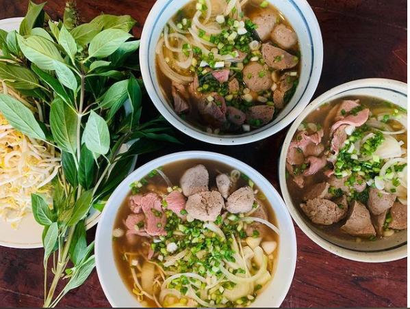 Món ngon đậm hương vị Việt của chân dài Bằng Lăng ở Singapore-11