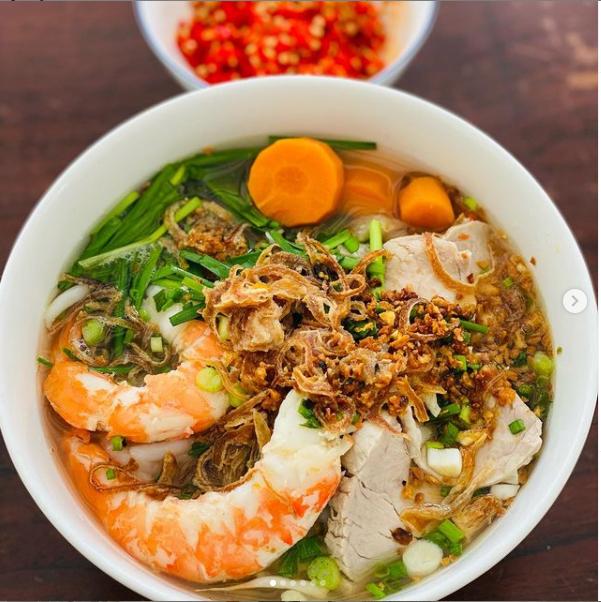Món ngon đậm hương vị Việt của chân dài Bằng Lăng ở Singapore-15