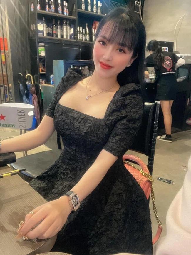 Cuộc sống sang chảnh của hot girl 23 tuổi cầm đầu đường dây bán thuốc lắc ở Đà Nẵng-4