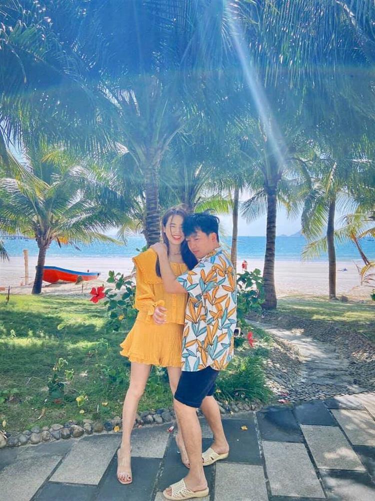 Nhã Phương lộ tay khẳng khiu, vóc dáng nhỏ bé như học sinh-10