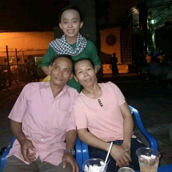 Bố mẹ Hồ Văn Cường làm gì khi con trai bị Phi Nhung cảnh cáo?-5