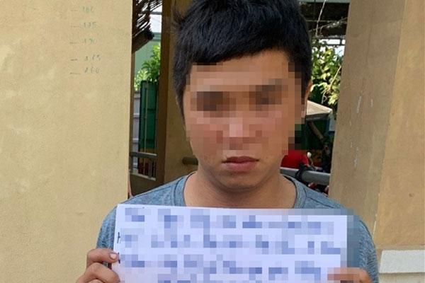 Bắt quả tang nam thanh niên biến thái chuyên sàm sỡ giáo viên, học sinh-1