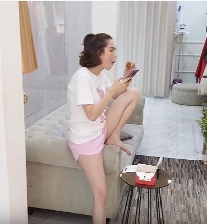 Hari Won, Ngọc Trinh lên thảm đỏ long lanh vô đối mà ở nhà thì khiến fan hết hồn-15