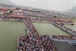 Choáng váng hàng trăm nghìn du khách chen nhau đi lễ chùa Tam Chúc
