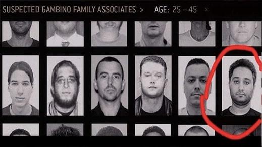 Hình ảnh của doanh nhân trên xuất hiện khoảng 1 giây trong bộ phim có độ dài 115 phút. Tuy nhiên, tòa án vẫn chấp nhận đơn kiện của anh và yêu cầu Warner Bros. bồi thường. Tòa án cho biết bức hình chân dung cũng được lấy từ hồ sơ điều tra có thật của FBI. Doanh nhân người Ma-rốc từng bị điều tra vì lừa đảo qua mạng vào năm 2004. Bức ảnh được công khai trong quá trình tra án. Ông cũng có thời gian ngồi tù tại Tây Ban Nha.