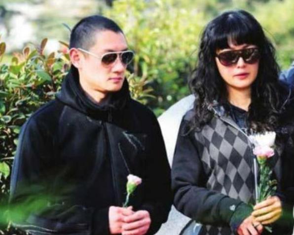 Thiếu gia đình đám từng đá Trương Mẫn, tát Triệu Vy giờ sống ra sao?-8