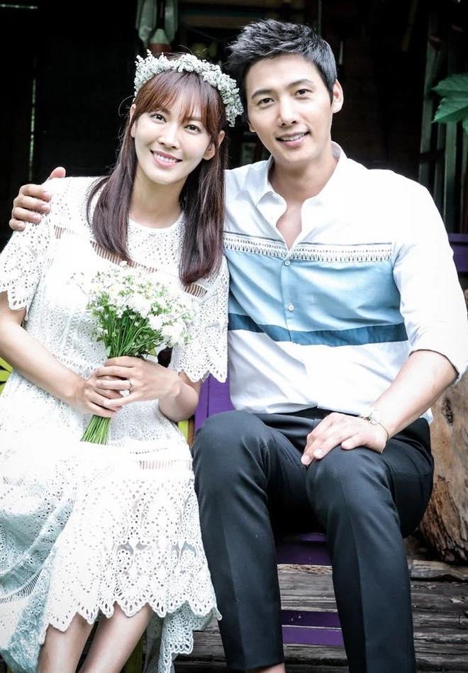 Kim So Yeon và Lee Sang Woo quen nhau từ năm 2016 sau khi cùng đóng phim 