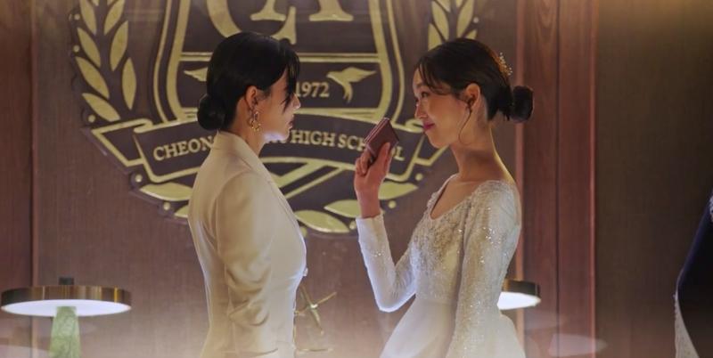 Nước mắt ác nữ Seo Jin trong Penthouse 2: Thương hay trách?-8