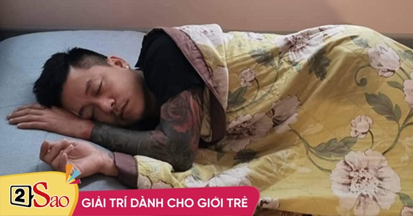 Tuấn Hưng đang ngủ ngon thì bị vợ cào cấu