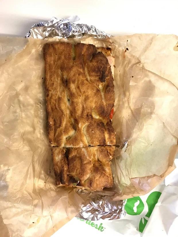 Những kiểu cắt bánh ngang ngược khiến ai nhìn cũng khó chịu-6