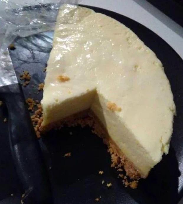 Những kiểu cắt bánh ngang ngược khiến ai nhìn cũng khó chịu-9