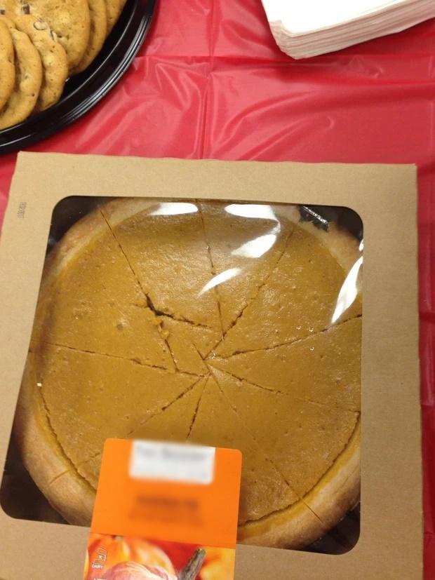 Những kiểu cắt bánh ngang ngược khiến ai nhìn cũng khó chịu-11