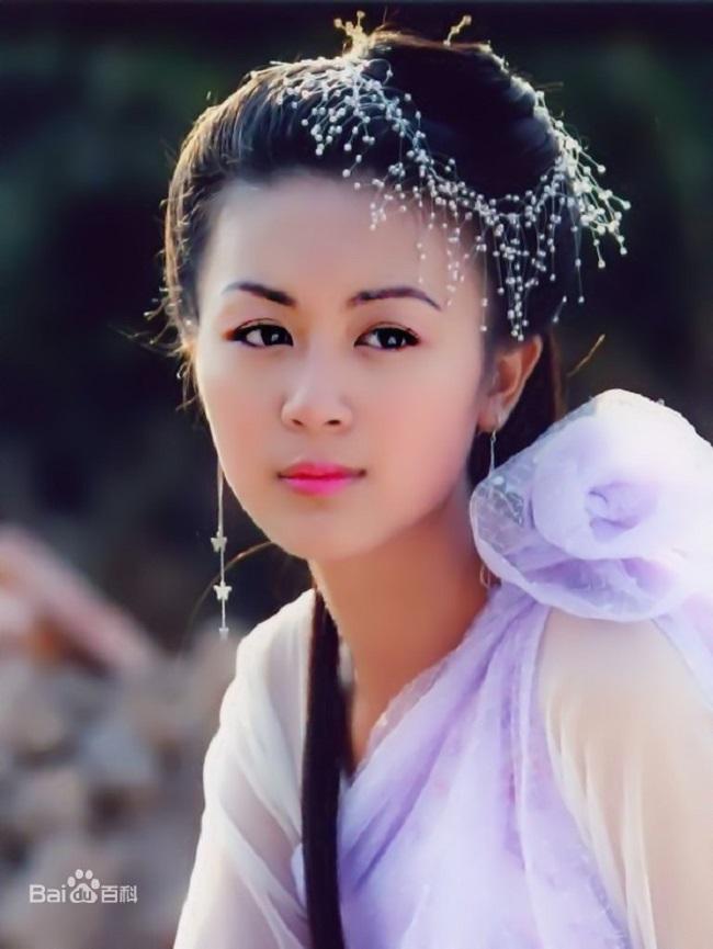 Sao hạng A Trung Quốc hết thời đi dọn vệ sinh, làm bia ôm-4