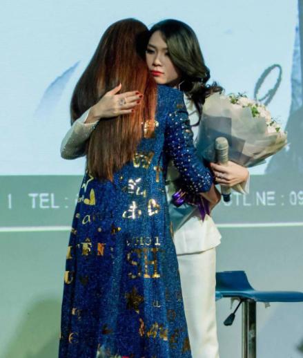 Chiếc áo thất lạc của Mỹ Tâm được fan mix match siêu sành điệu-7