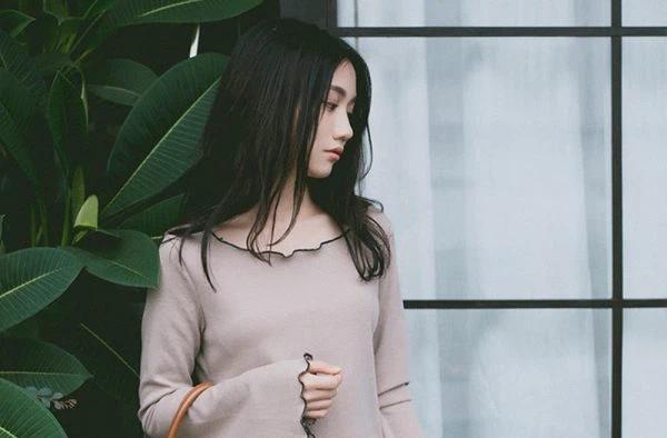 Sốc khủng khiếp khi biết nguyên nhân những vết cào trên tường nhà chị gái-1