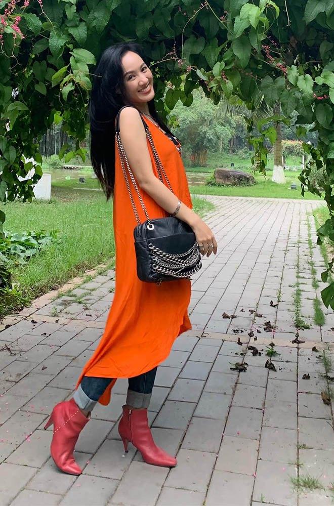 BTV Hoài Anh lên đồ đi chợ trẻ trung đến độ bị hỏi có người yêu chưa-3