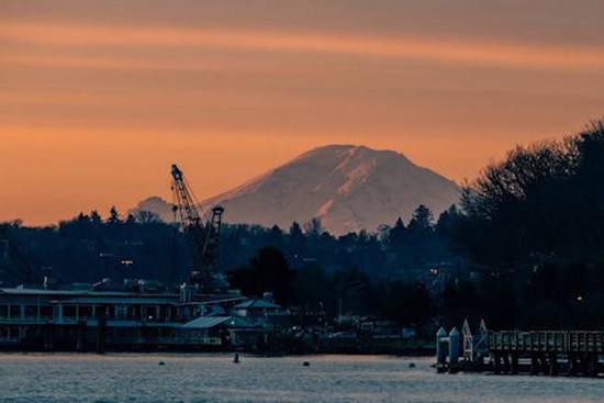 Cảnh mặt trời mọc tuyệt đẹp ở Washington