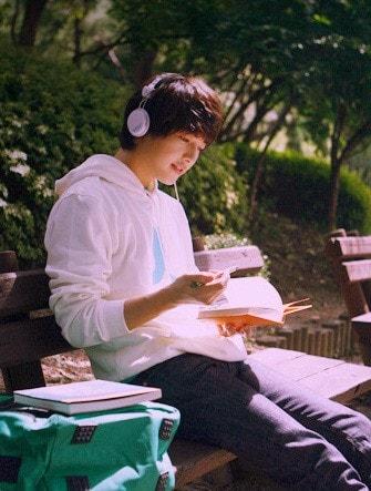 Choáng ngợp ngoại hình Song Joong Ki thời sinh viên-2