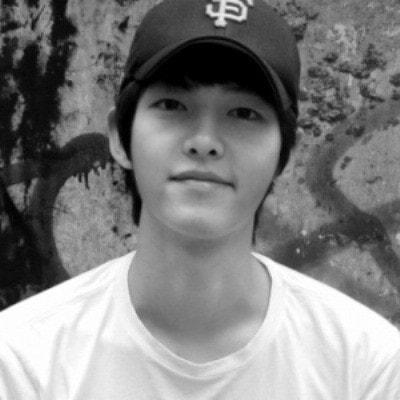 Choáng ngợp ngoại hình Song Joong Ki thời sinh viên-5