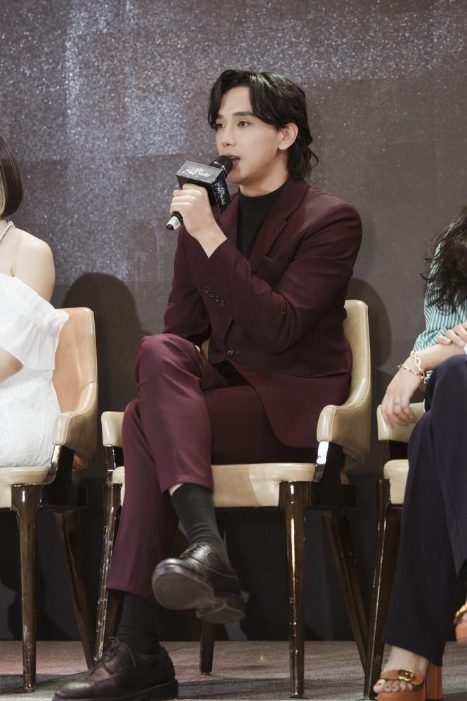 Thuận Nguyễn xuất hiện body vẫn mlem dù da dẻ có thâm sạm-7