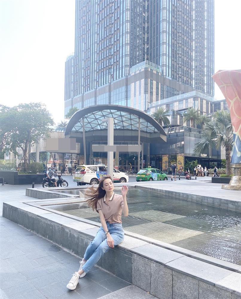 Nhã Phương lộ tay khẳng khiu, vóc dáng nhỏ bé như học sinh-1