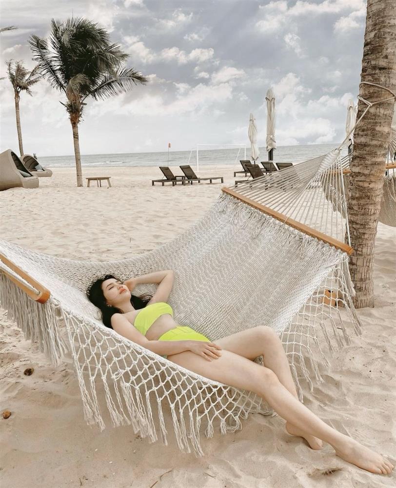 Bắt bài 4 dáng pose khi mặc bikini của Bảo Thy-9