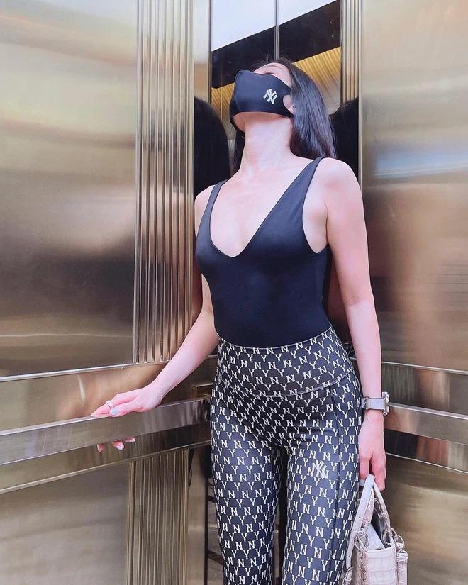 Lệ Quyên đam mê bất diệt với quần legging, mặc 24/7 bất kể nắng mưa-1