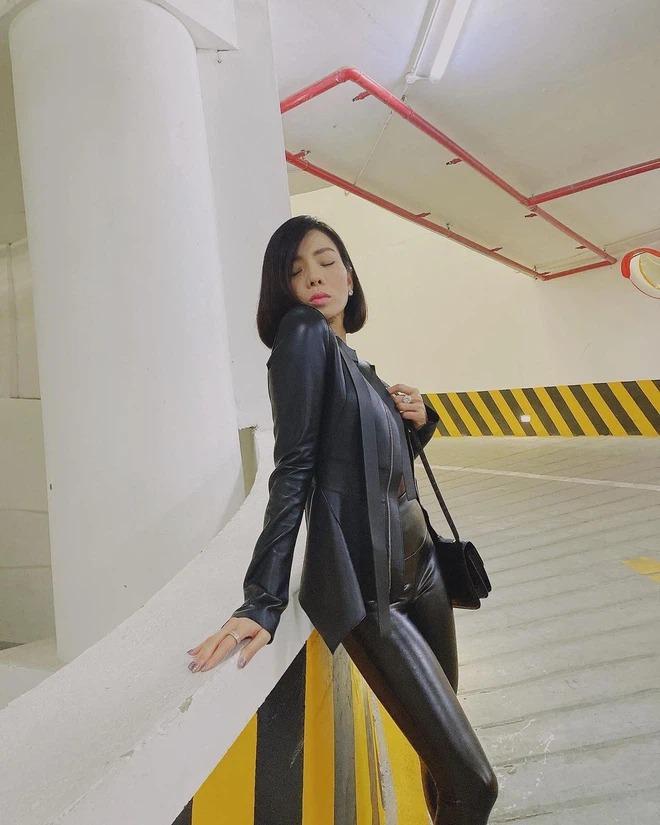 Lệ Quyên đam mê bất diệt với quần legging, mặc 24/7 bất kể nắng mưa-8