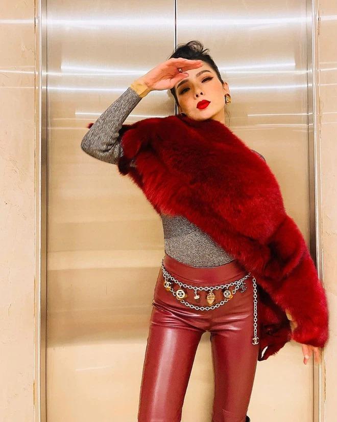 Lệ Quyên đam mê bất diệt với quần legging, mặc 24/7 bất kể nắng mưa-16