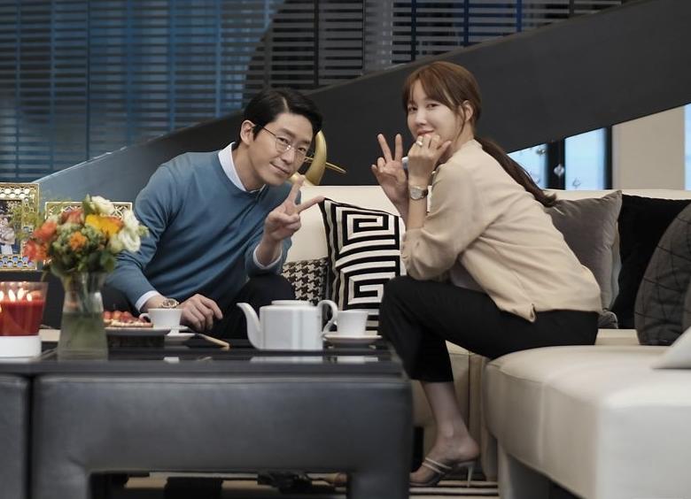 Cặp đôi giàu nhất Penthouse bị bắt gặp thường xuyên tình tứ-4