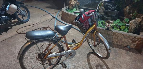 Nữ sinh lớp 6 bị kẻ lạ đánh nát mặt, tấn công đến ngất khi đi học về-2