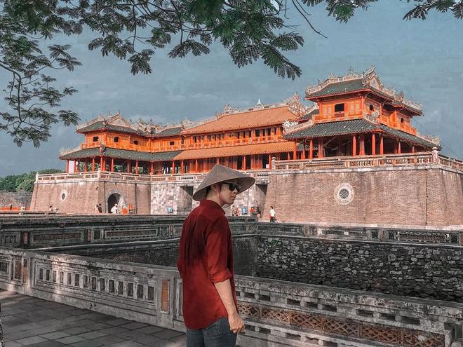 Xứ Huế đẹp ngút trời qua bom tấn Gái Già Lắm Chiêu V-11