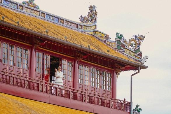 Xứ Huế đẹp ngút trời qua bom tấn Gái Già Lắm Chiêu V-9