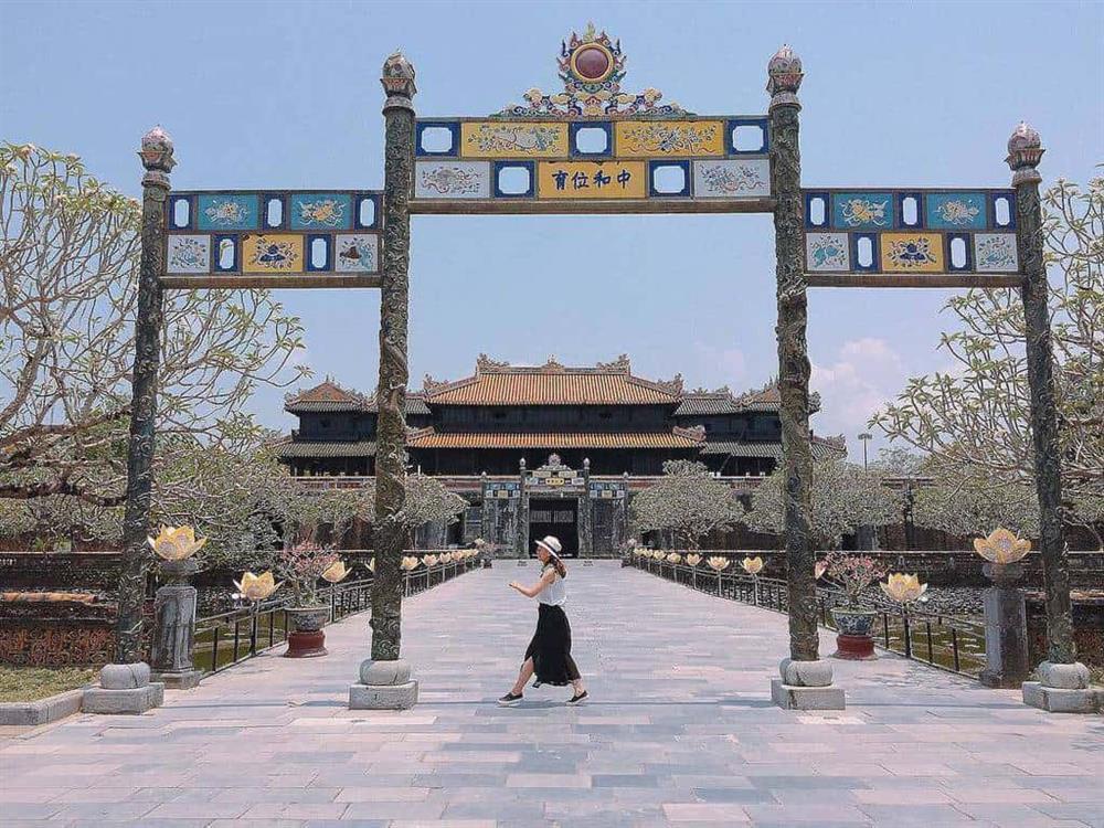 Xứ Huế đẹp ngút trời qua bom tấn Gái Già Lắm Chiêu V-16