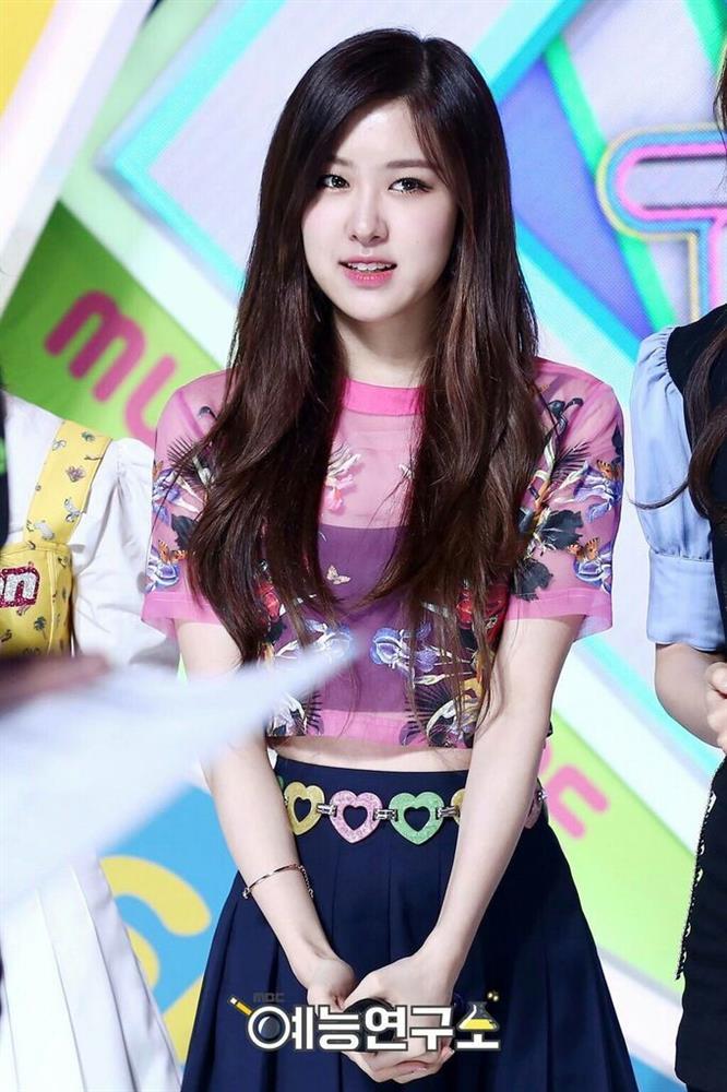 Rosé ngày xưa vừa buồn vừa nhạt, nay lên đời dữ dội nhờ đổi style makeup-2