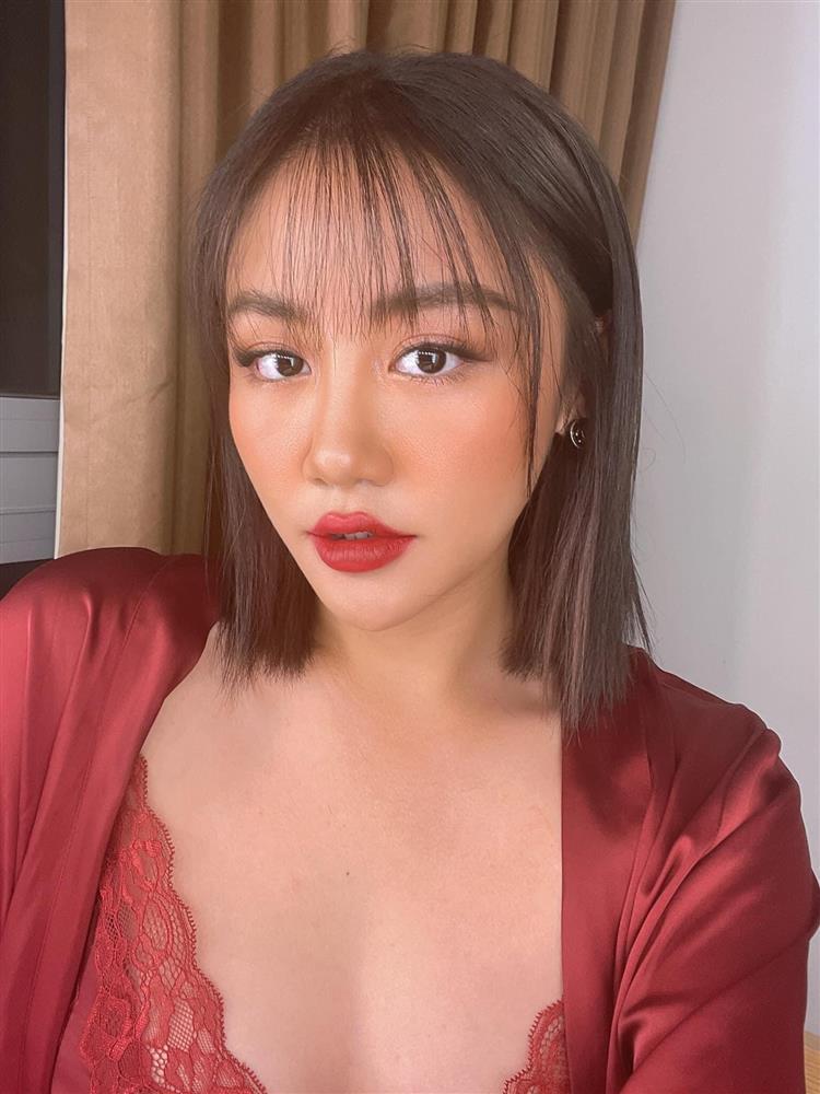 Văn Mai Hương khoe gò bồng đảo sexy đến ná thở-5