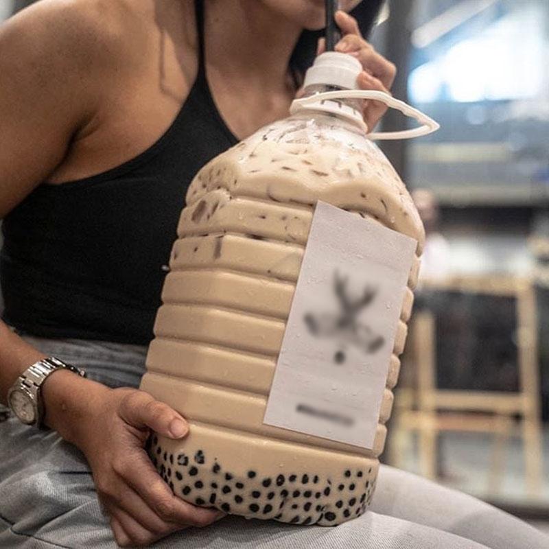 Xuất hiện ly trà sữa 1 lít size XXXL khiến team hảo ngọt đứng ngồi không yên-3