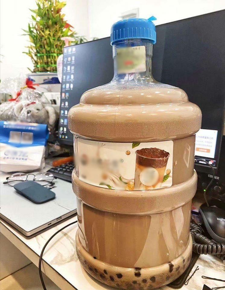 Xuất hiện ly trà sữa 1 lít size XXXL khiến team hảo ngọt đứng ngồi không yên-4