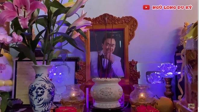 Hé lộ những kỷ vật trên bàn thờ cố nghệ sĩ Chí Tài-3