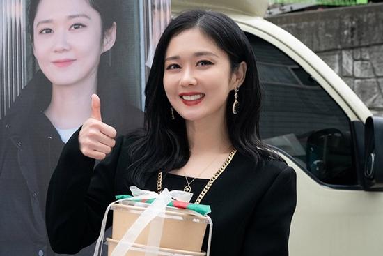 Jang Nara hút hồn bằng nhan sắc hiếm có ở tuổi 40