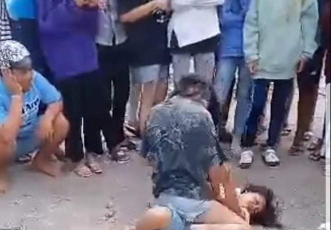 Hai nữ sinh đánh nhau vì cùng có tình cảm với nam sinh lớp 8-1