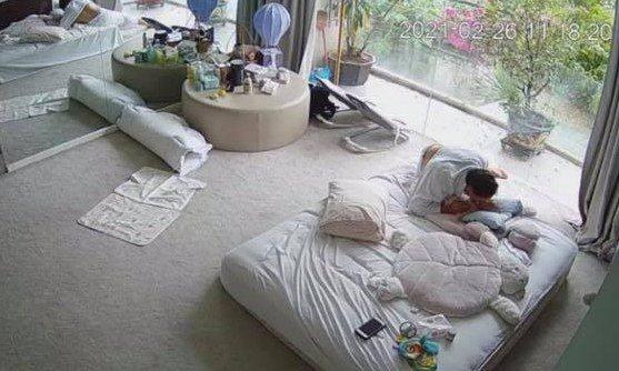 Cảnh bà ngoại 64 tuổi chăm cặp song sinh của Hà Hồ-7