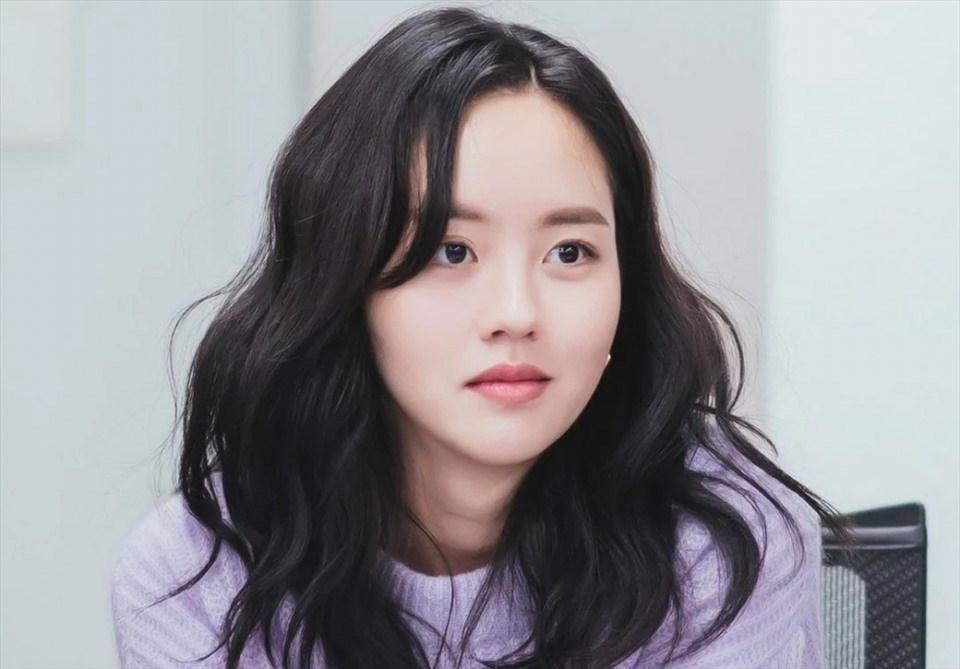 Nàng mưa Kim So Hyun và hotgirl Penthouse gây lú vì như sinh đôi-14