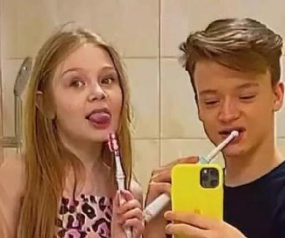 Mẫu nhí 8 tuổi bị bố mẹ sắp đặt kết hôn với bé trai 13 tuổi-2