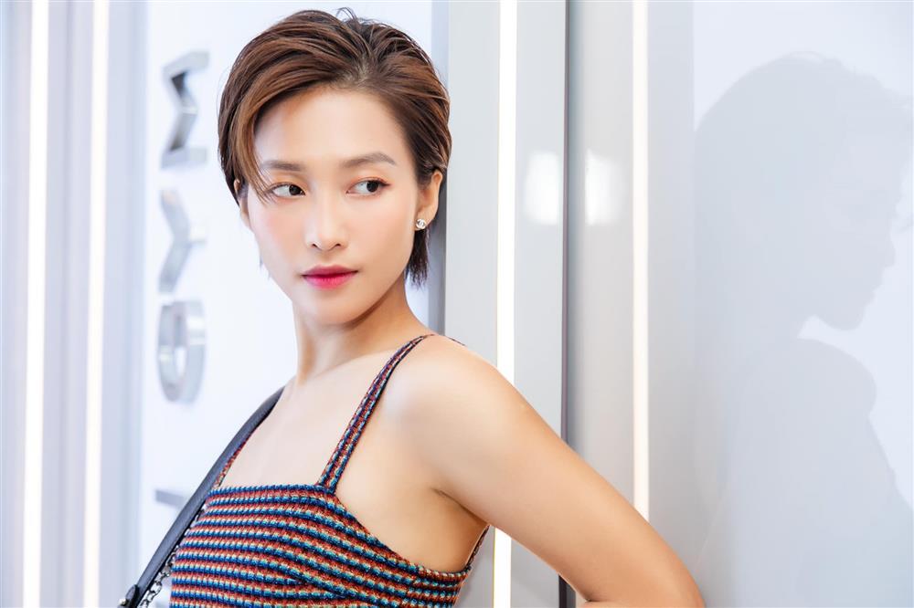 Bắt gặp bản sao Đặng Thu Thảo trên phố: Có xinh như lời đồn?-16