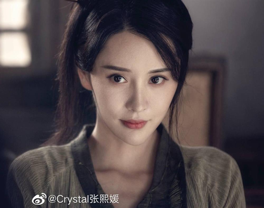 Những người đẹp bị chê khi vào vai Phan Kim Liên-2